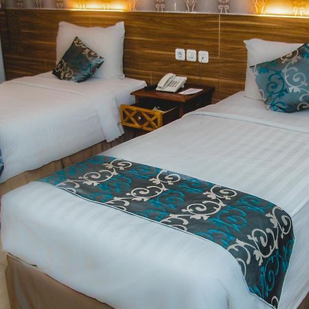 Grand Amira Hotel Solo, Azana Hotels Collection Ngoại thất bức ảnh