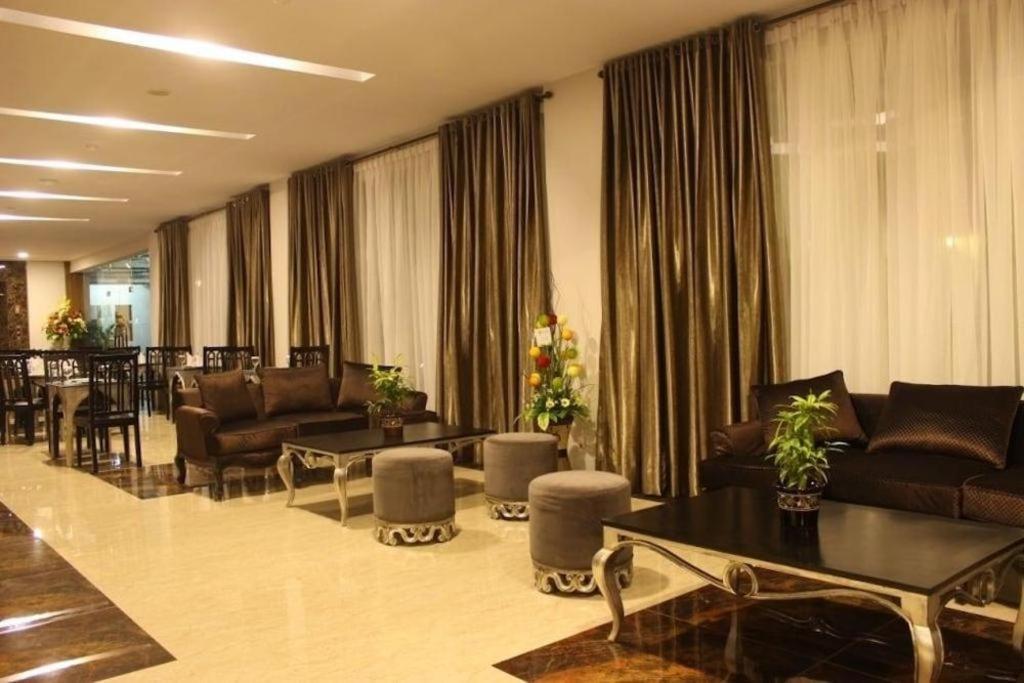 Grand Amira Hotel Solo, Azana Hotels Collection Ngoại thất bức ảnh