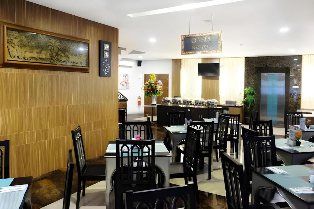Grand Amira Hotel Solo, Azana Hotels Collection Ngoại thất bức ảnh