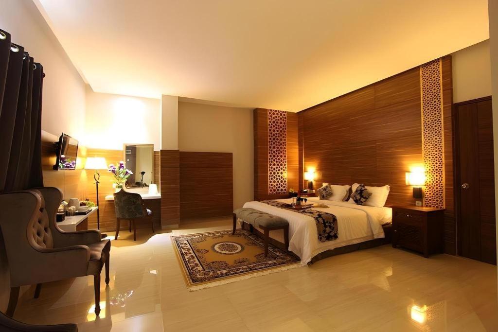 Grand Amira Hotel Solo, Azana Hotels Collection Ngoại thất bức ảnh