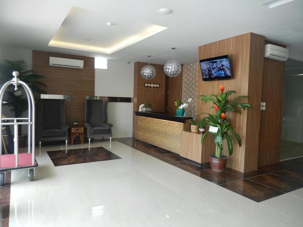 Grand Amira Hotel Solo, Azana Hotels Collection Ngoại thất bức ảnh