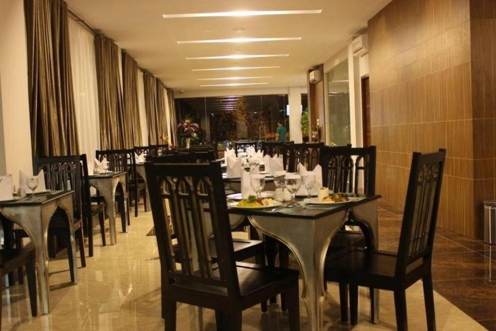 Grand Amira Hotel Solo, Azana Hotels Collection Ngoại thất bức ảnh