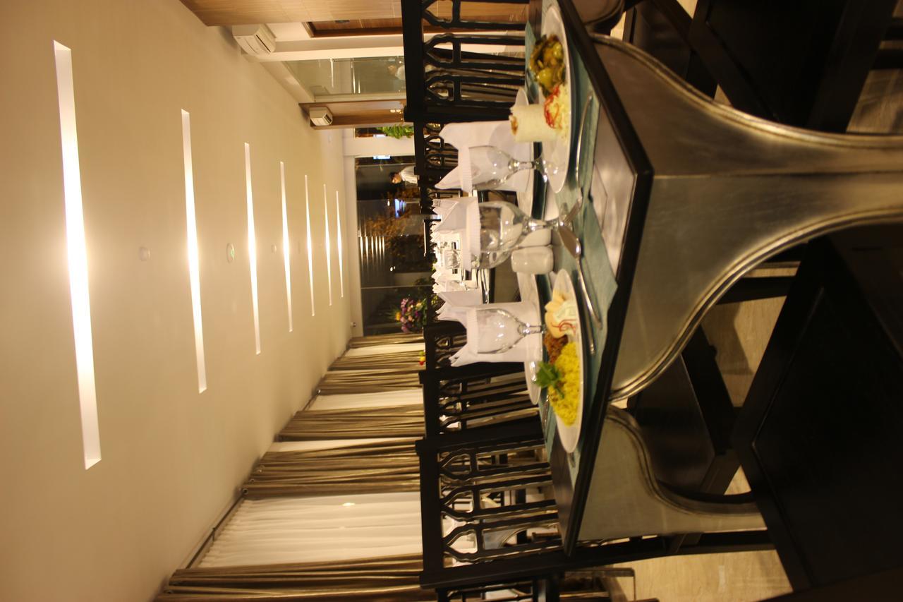 Grand Amira Hotel Solo, Azana Hotels Collection Ngoại thất bức ảnh